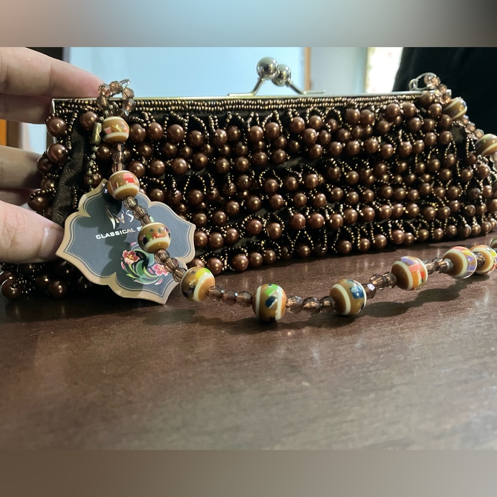 NWT - Beautiful beaded brown purse with silver clasp